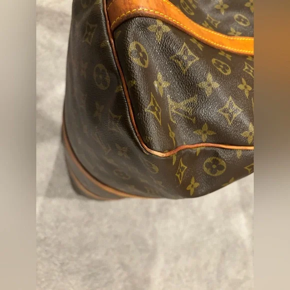 Auth Louis Vuitton Keepall 50 Monogram Travel Bag - Picture 5 of 16